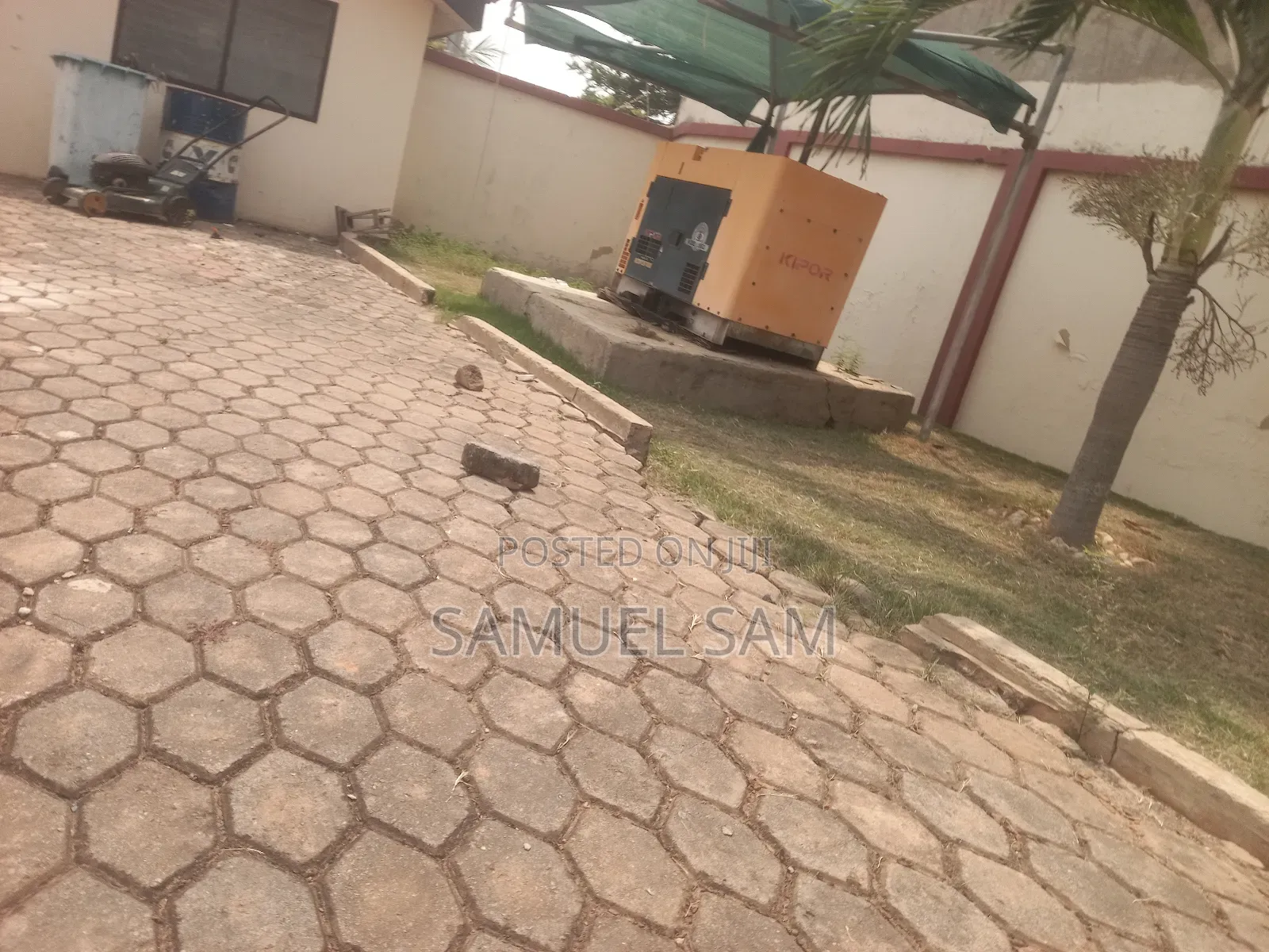Furnished 8bdrm House in Tema Community 10 for rent