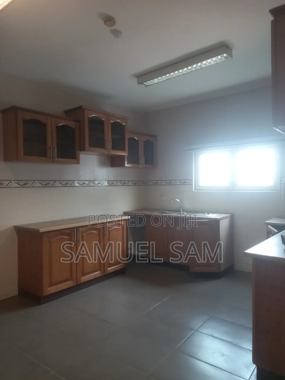 Offices for Rent at Tema.