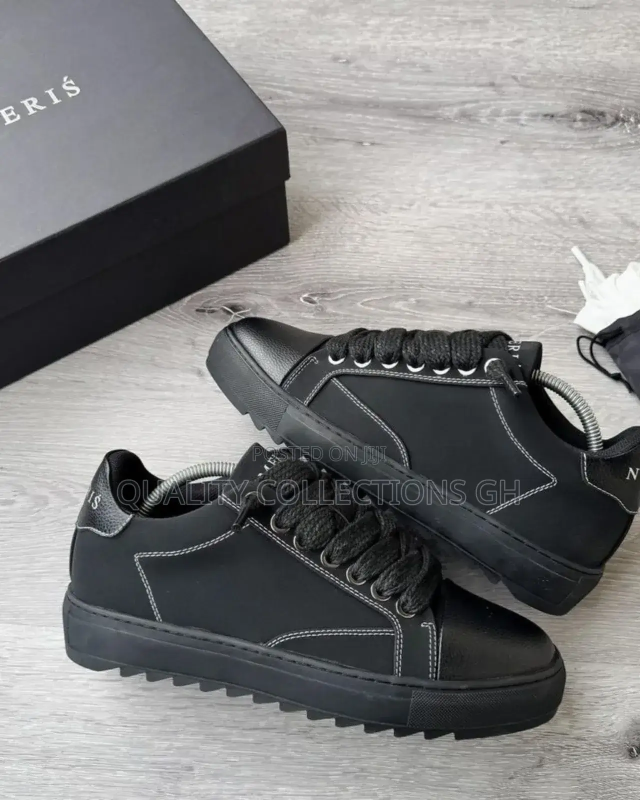 Numeris All Black Sneaker