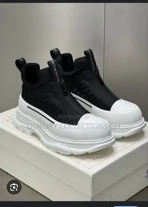 Alexander McQueen Black and White Fall