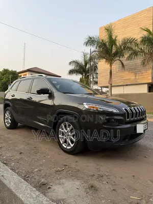 Jeep Cherokee Latitude 4dr SUV (2.4L 4cyl 9A) 2015 Green