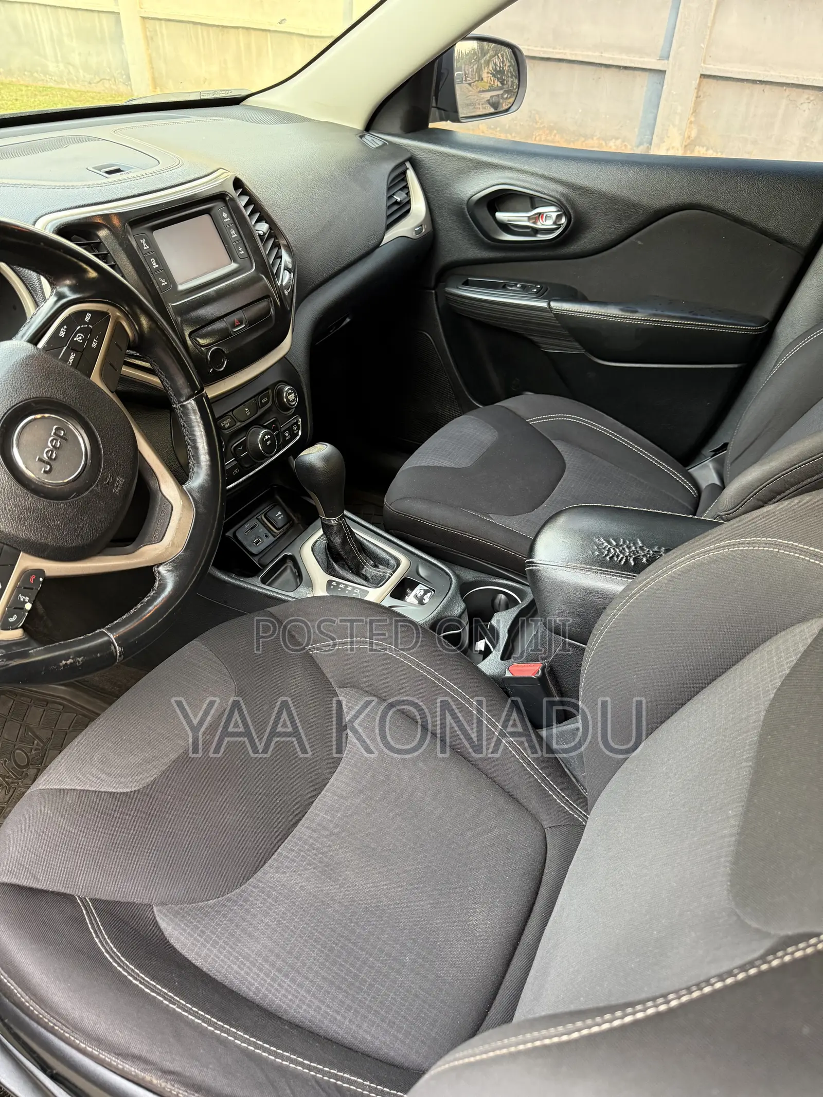 Jeep Cherokee Latitude 4dr SUV (2.4L 4cyl 9A) 2015 Green