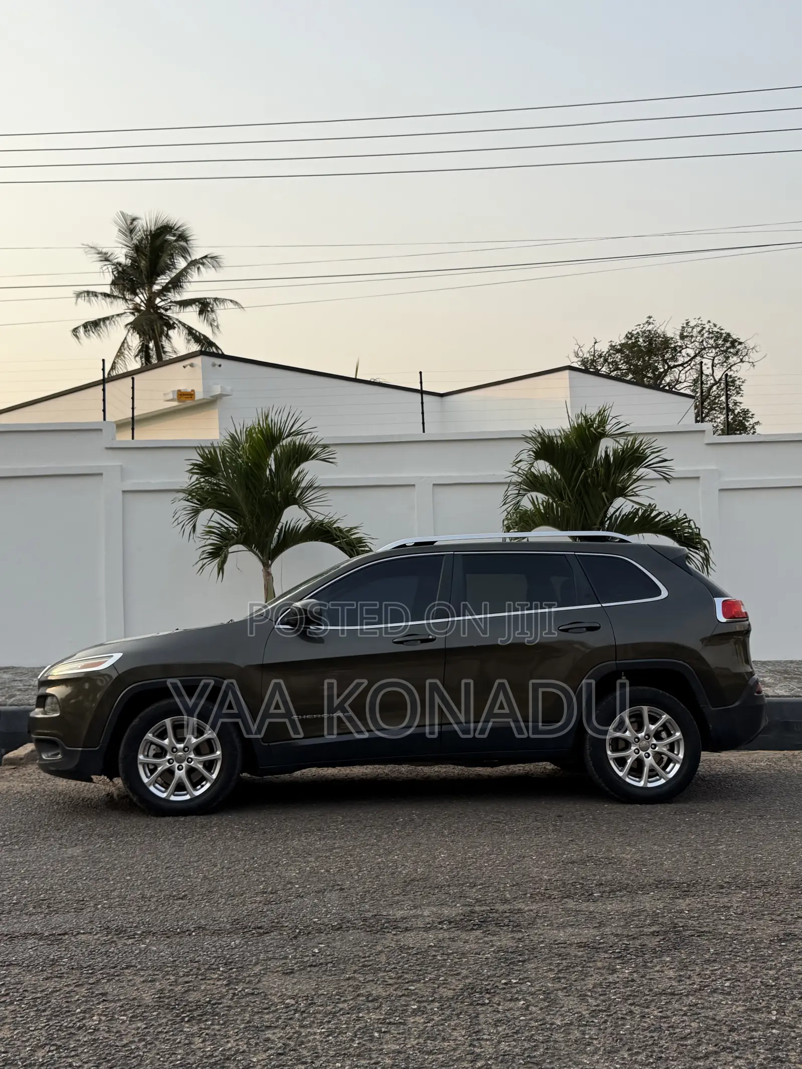 Jeep Cherokee Latitude 4dr SUV (2.4L 4cyl 9A) 2015 Green