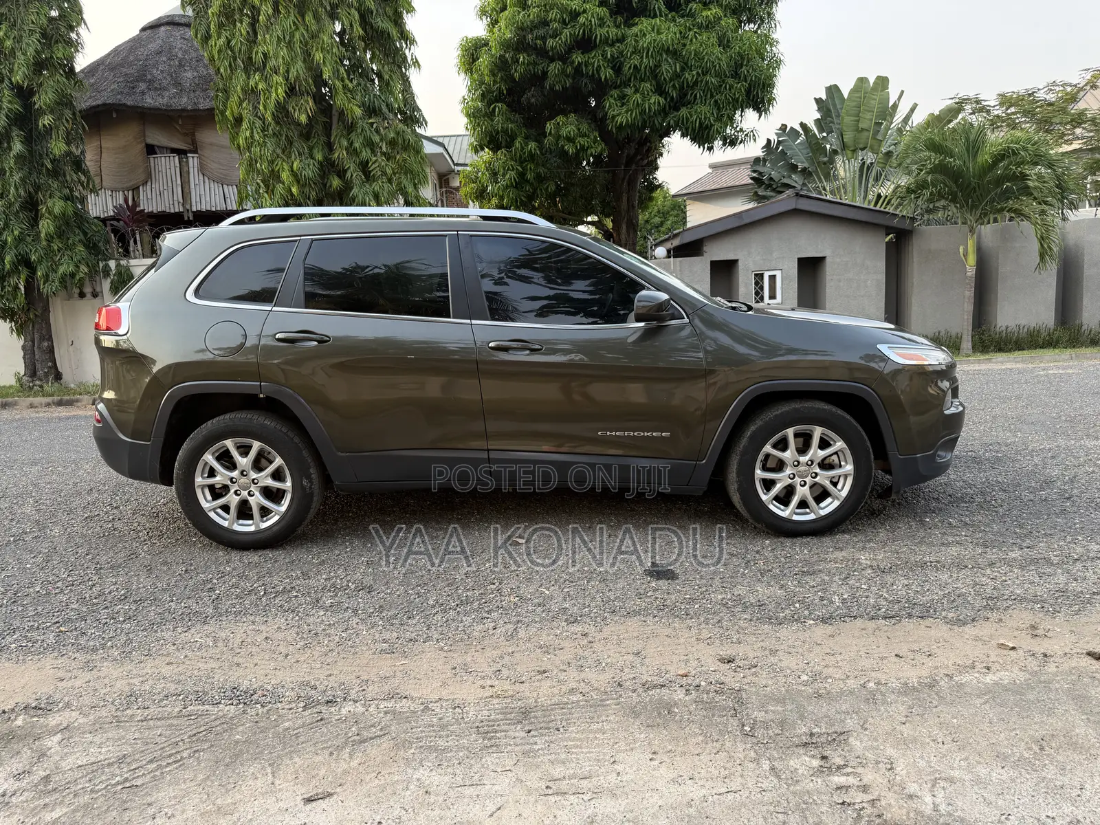 Jeep Cherokee Latitude 4dr SUV (2.4L 4cyl 9A) 2015 Green