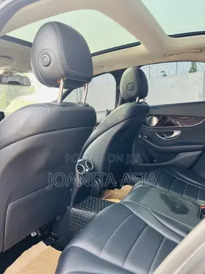 Mercedes-Benz C300 Luxury 4dr AWD 4Matic Sedan (2.0L 4cyl 7A) 2015