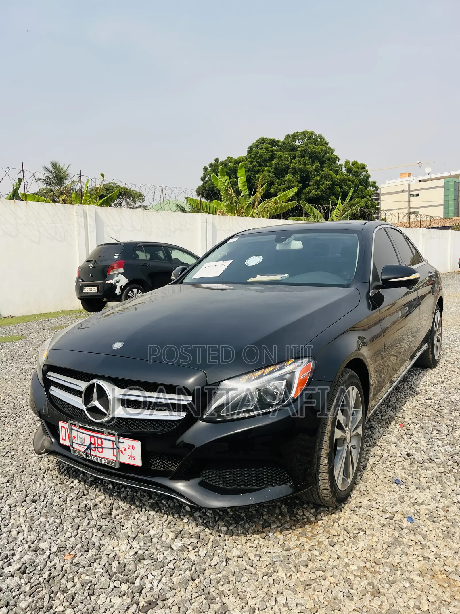 Mercedes-Benz C300 Luxury 4dr AWD 4Matic Sedan (2.0L 4cyl 7A) 2015