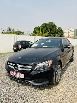 Mercedes-Benz C300 Luxury 4dr AWD 4Matic Sedan (2.0L 4cyl 7A) 2015
