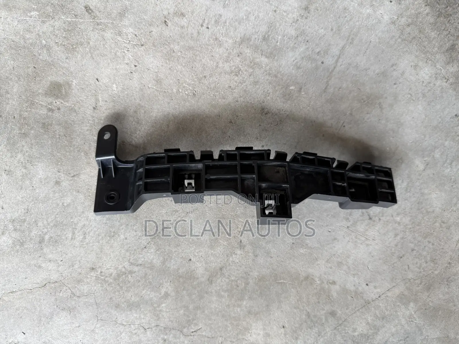 Fender Bracket Passenger Side Front Right R Oem Honda Passport 19-21