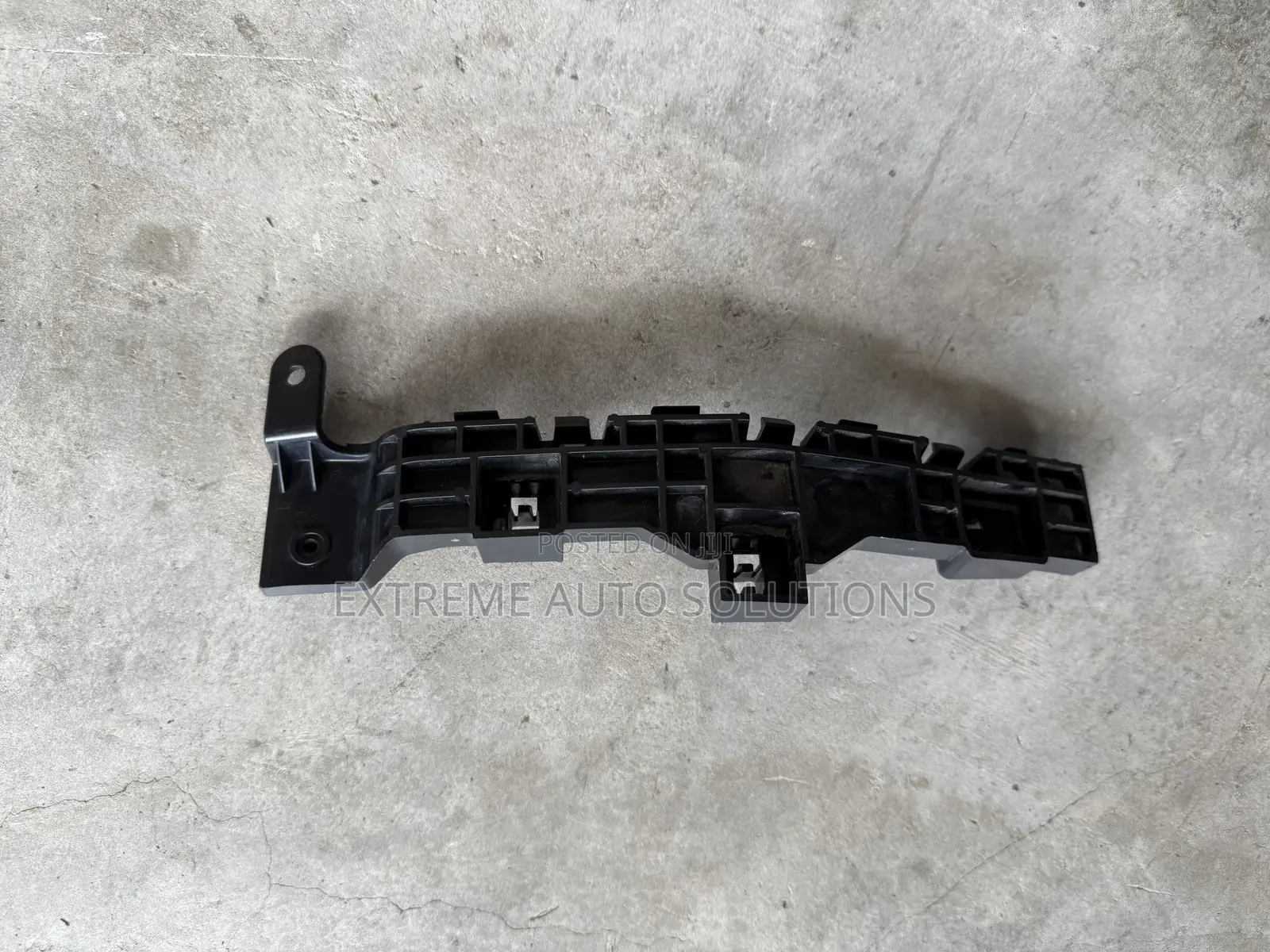 Fender Bracket Passenger Side Front Right R Oem Honda Passport 19-21