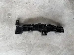 Fender Bracket Passenger Side Front Right R Oem Honda Passport 19-21