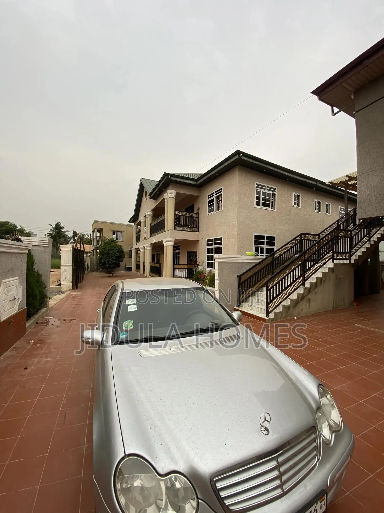 4bdrm Apartment in Adenta Rowi, Housing Down for rent