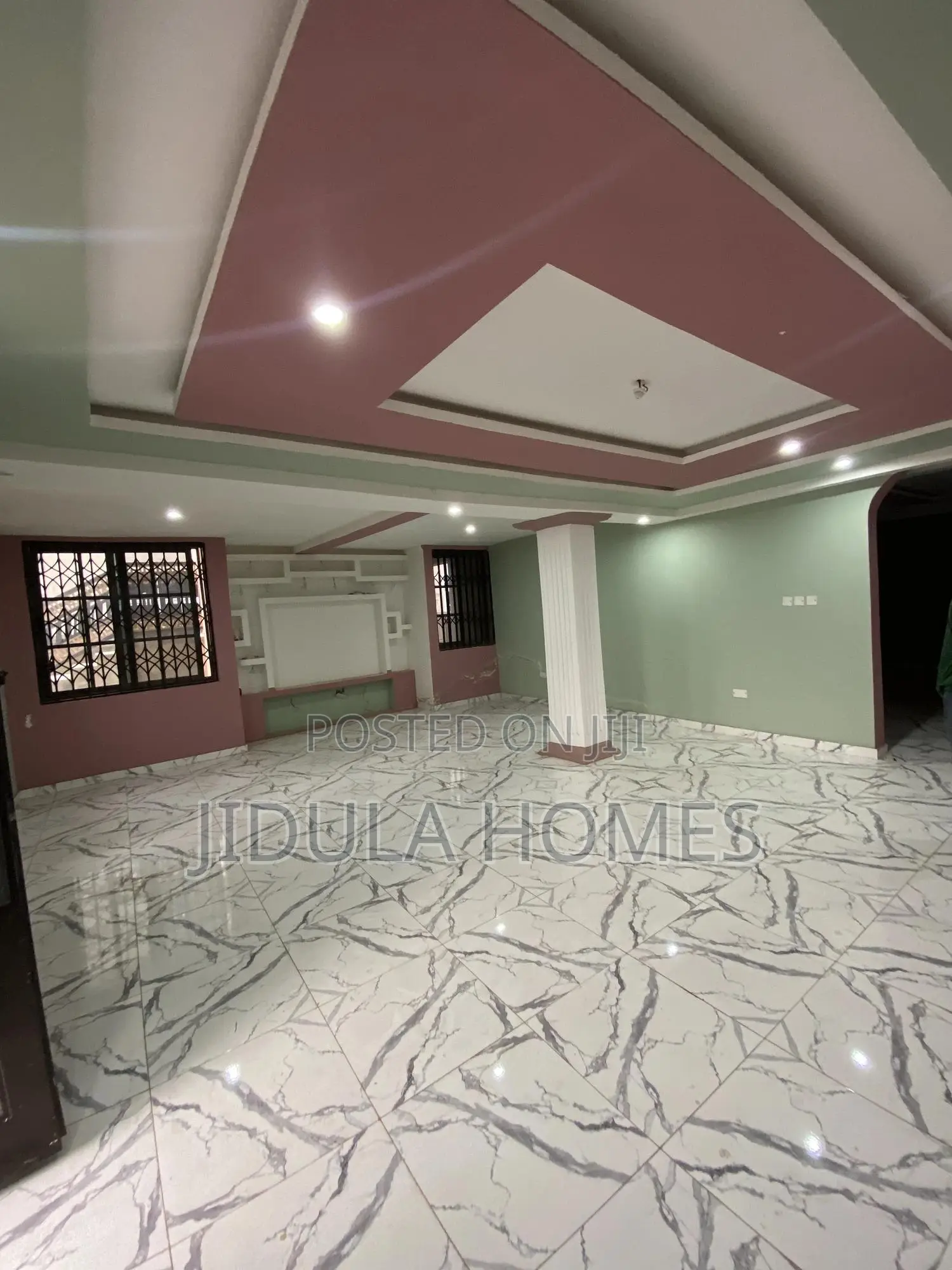 4bdrm Apartment in Adenta Rowi, Housing Down for rent