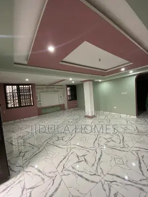 4bdrm Apartment in Adenta Rowi, Housing Down for rent
