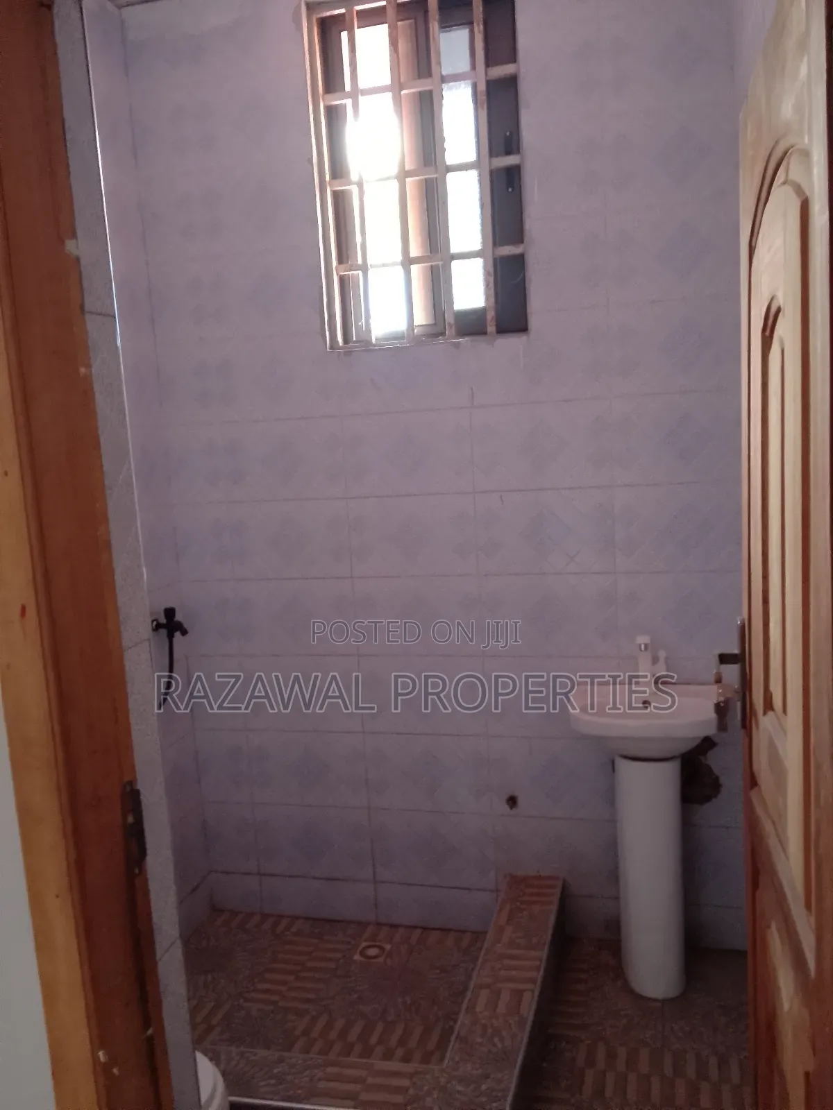 2bdrm Apartment in Oyarifa Tipper for rent