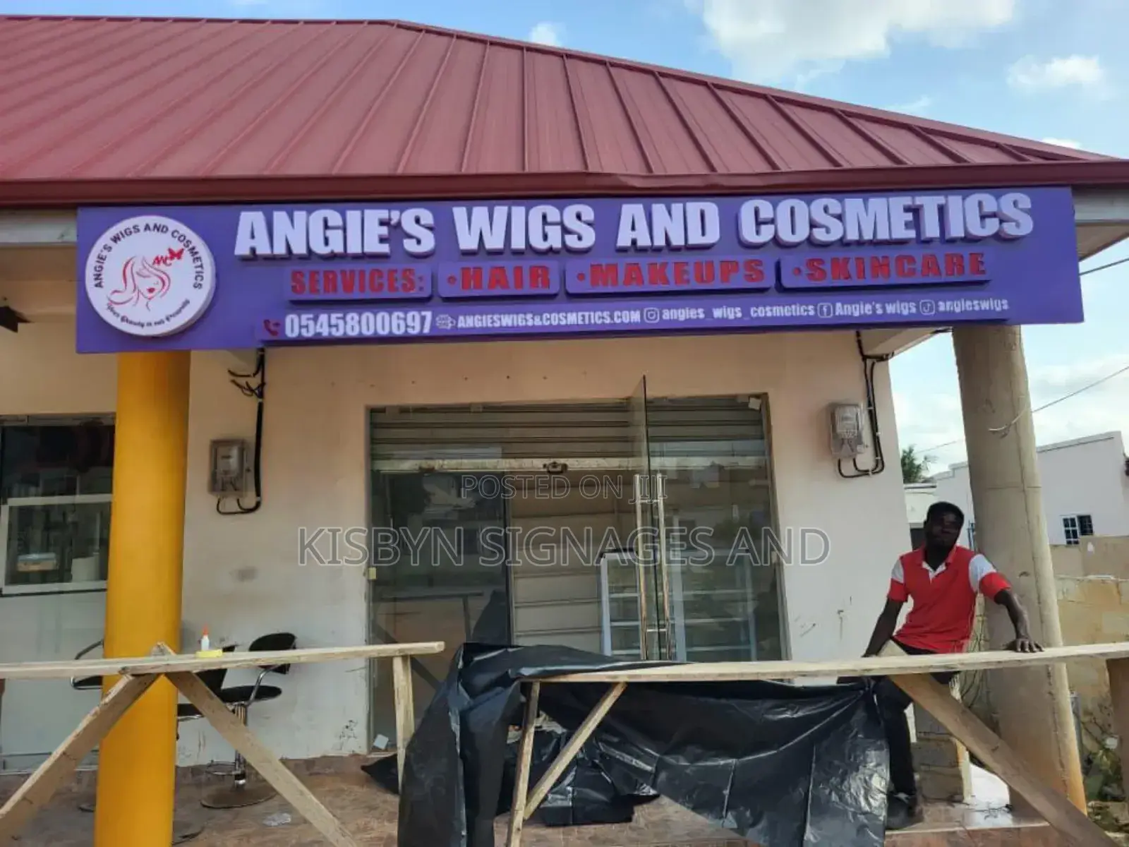 Professional Signage Branding That Attracts Customers