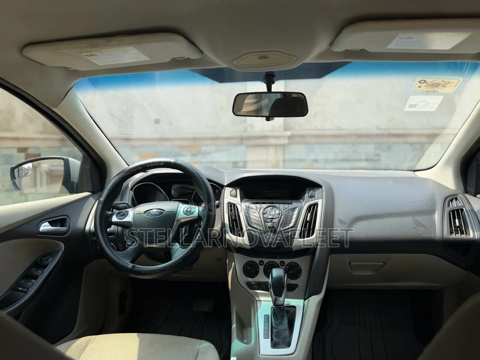Ford Focus SE Sedan FWD (2.0L 4cyl 5M) 2013 Silver