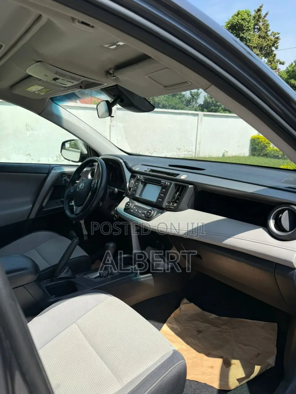 Toyota RAV4 XLE 4dr SUV AWD (2.5L 4cyl 6A) 2018 Gray