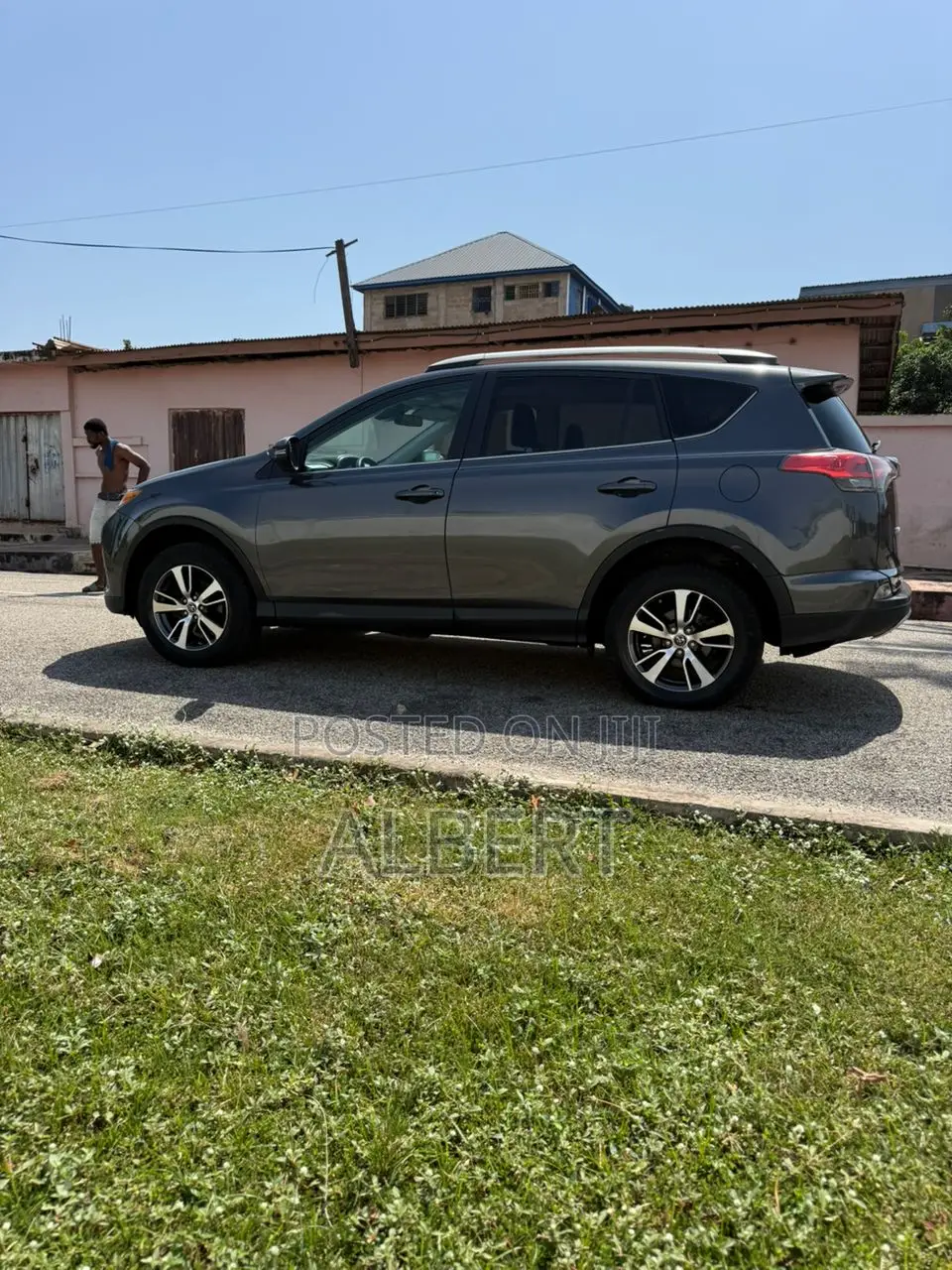Toyota RAV4 XLE 4dr SUV AWD (2.5L 4cyl 6A) 2018 Gray