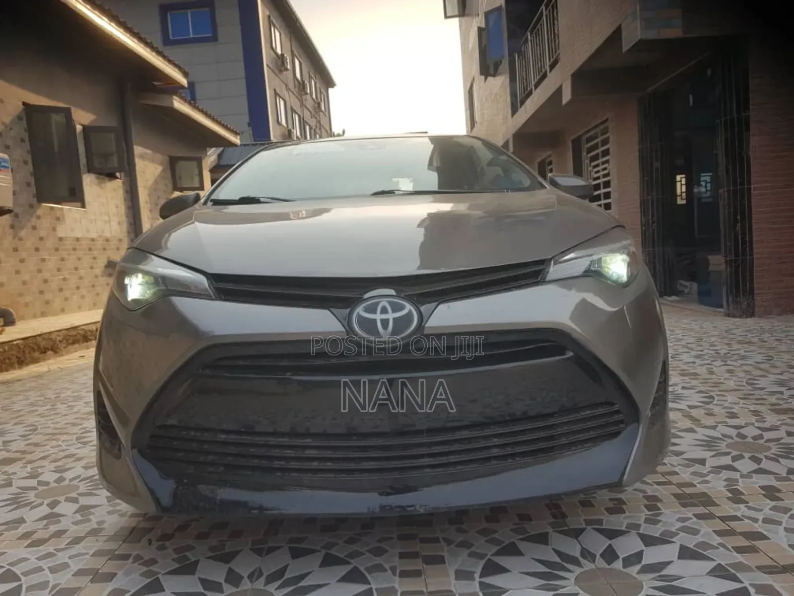 Toyota Corolla 2017 Brown