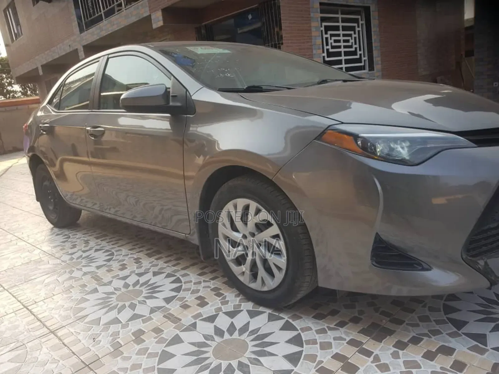 Toyota Corolla 2017 Brown
