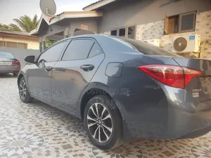 Toyota Corolla 2018 Blue