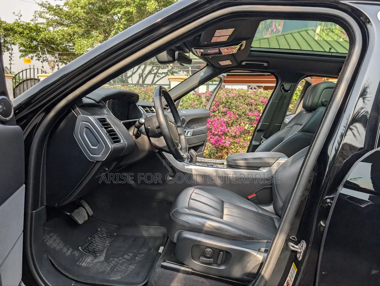 Land Rover Range Rover Sport SE 2019 Black