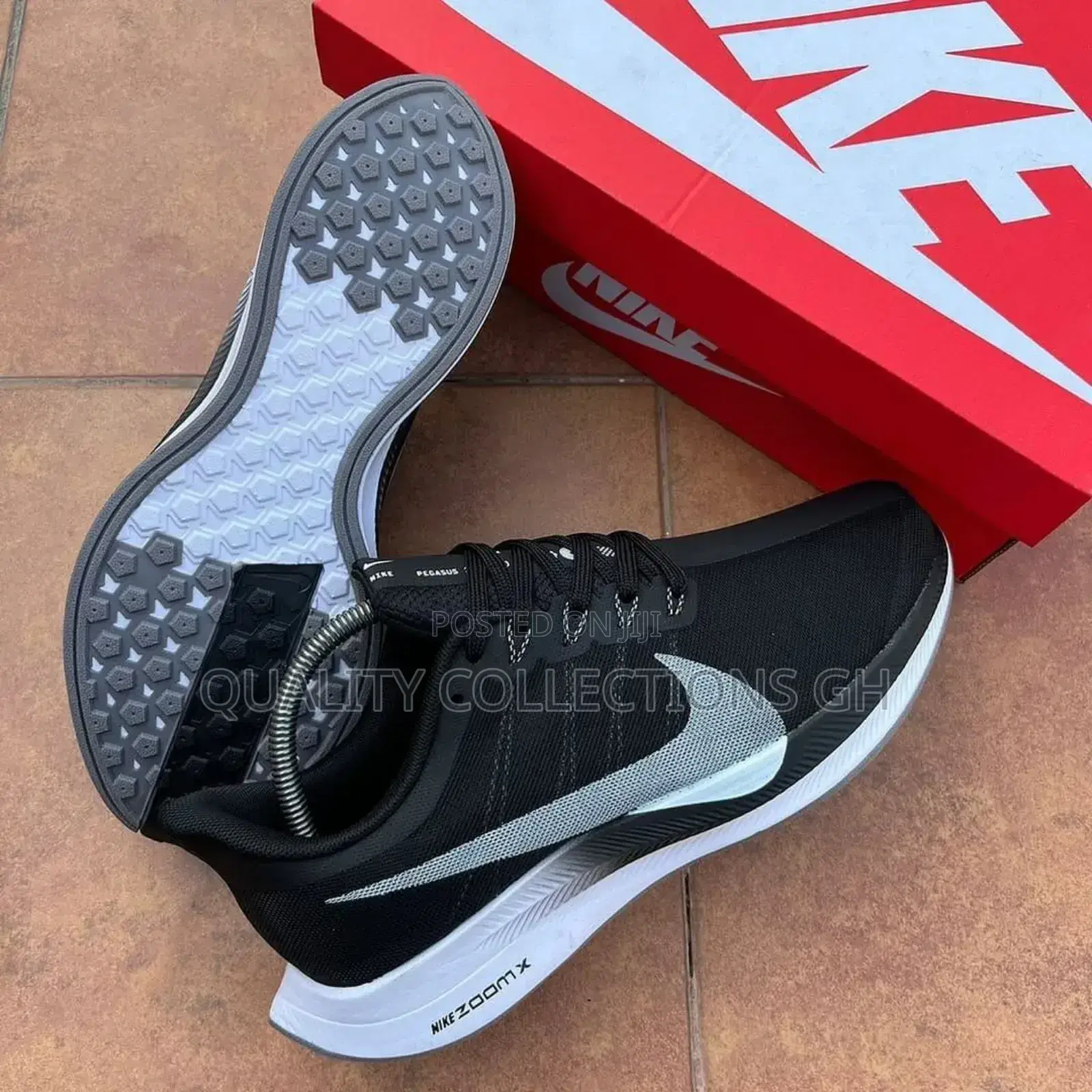 Nie Air Zoom Pegasus Turbo Black and White
