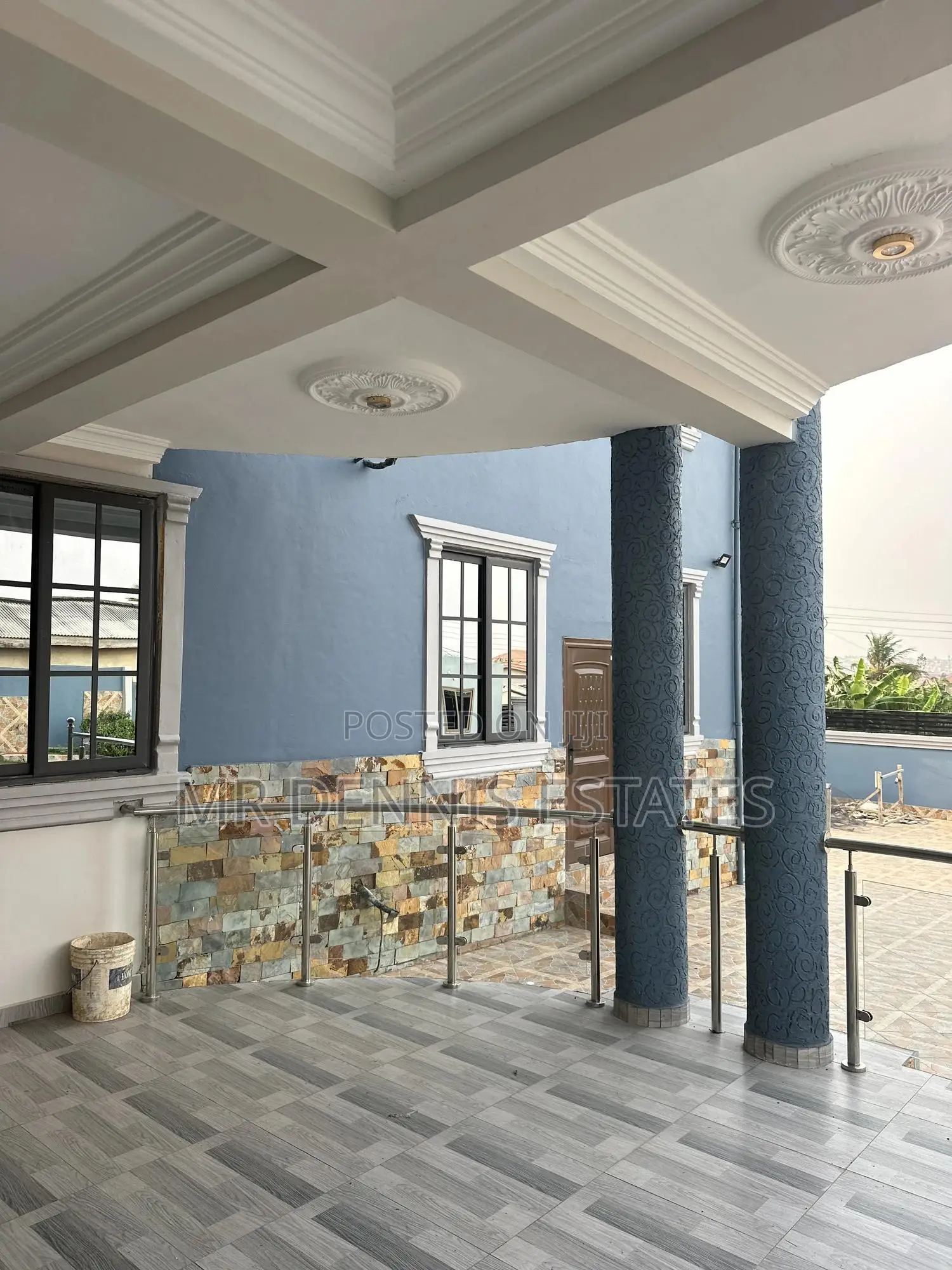 2bdrm Apartment in Westhills Mall Apts for rent