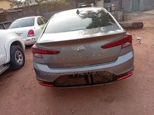 Hyundai Elantra 2019