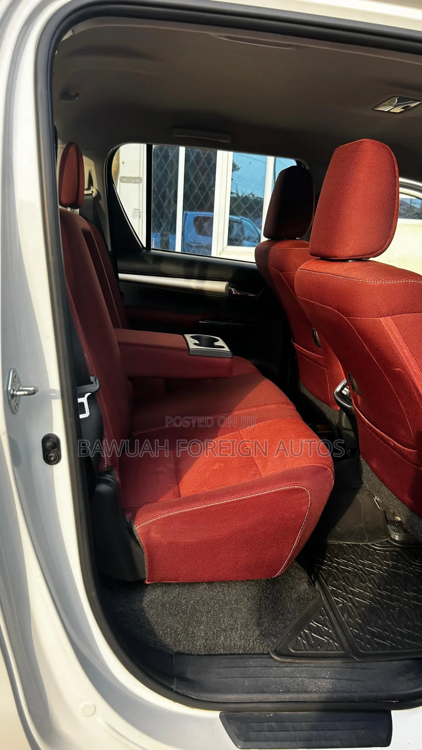 Toyota Hilux 2024 White