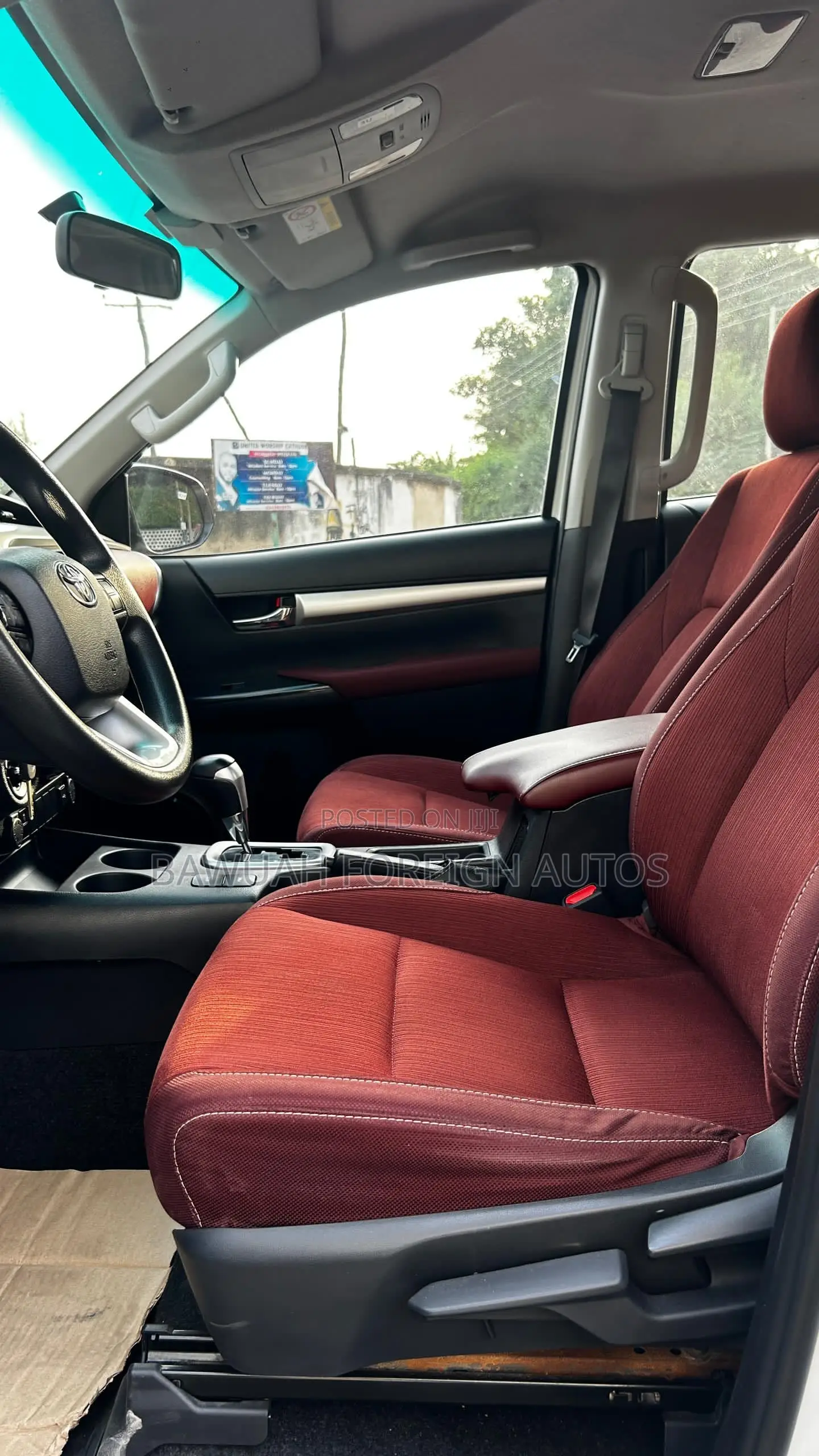 Toyota Hilux 2024 White