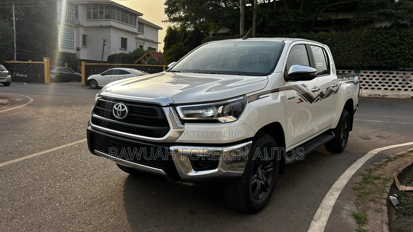 Toyota Hilux 2024 White