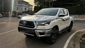Toyota Hilux 2024 White