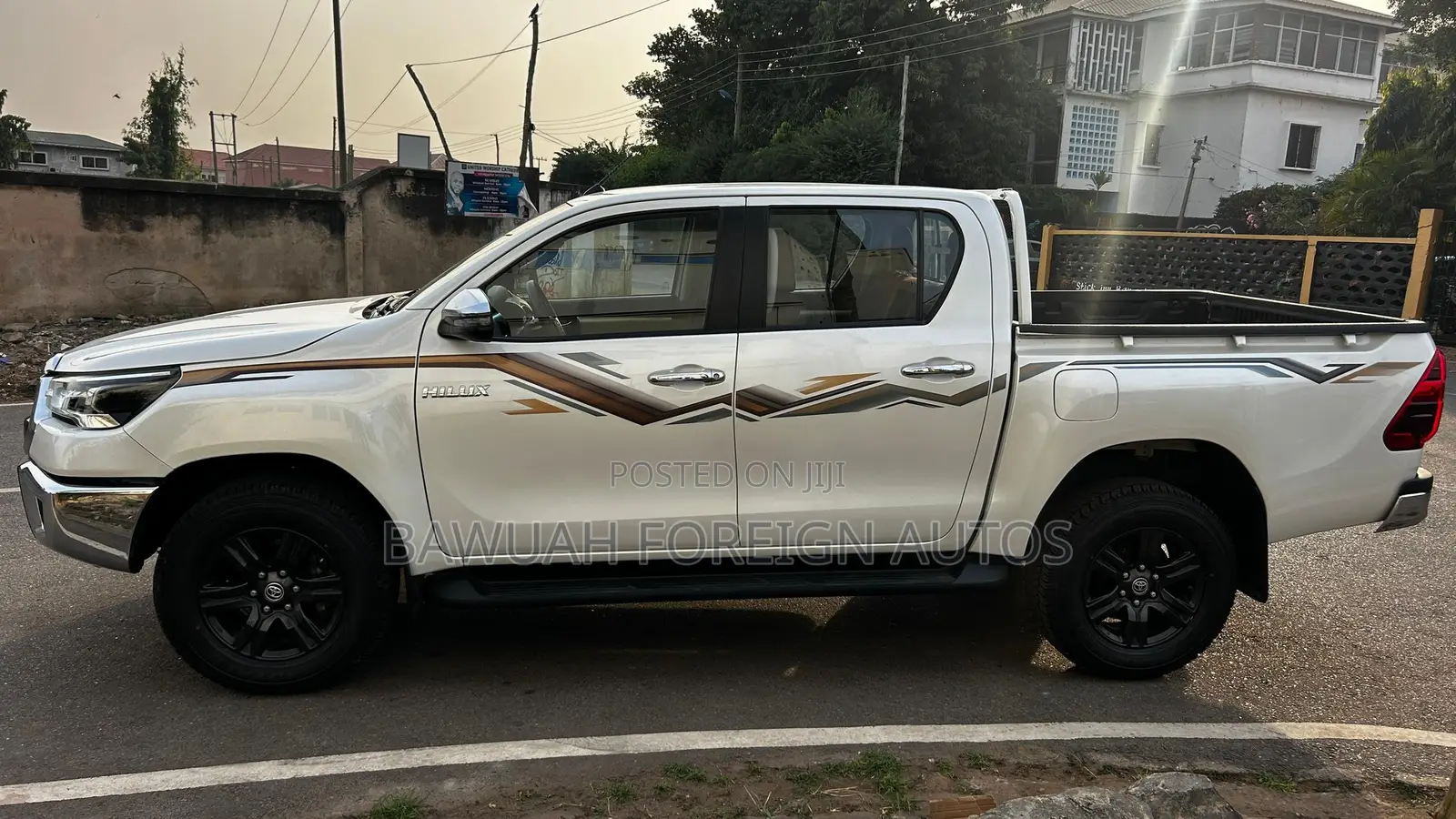 Toyota Hilux 2024 White