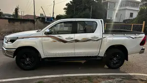 Toyota Hilux 2024 White