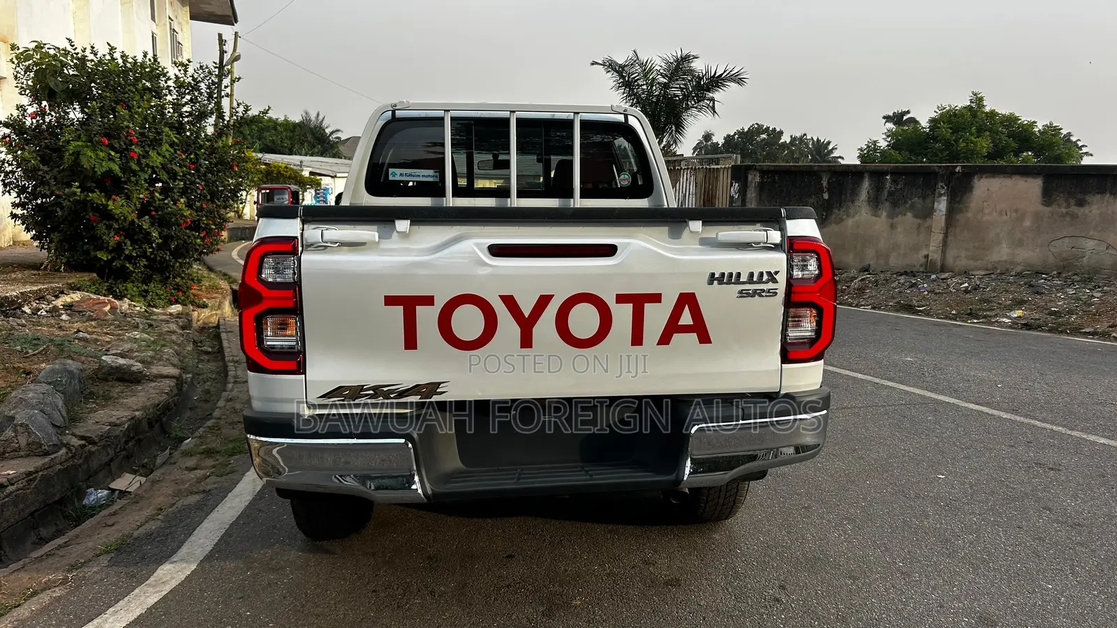 Toyota Hilux 2024 White