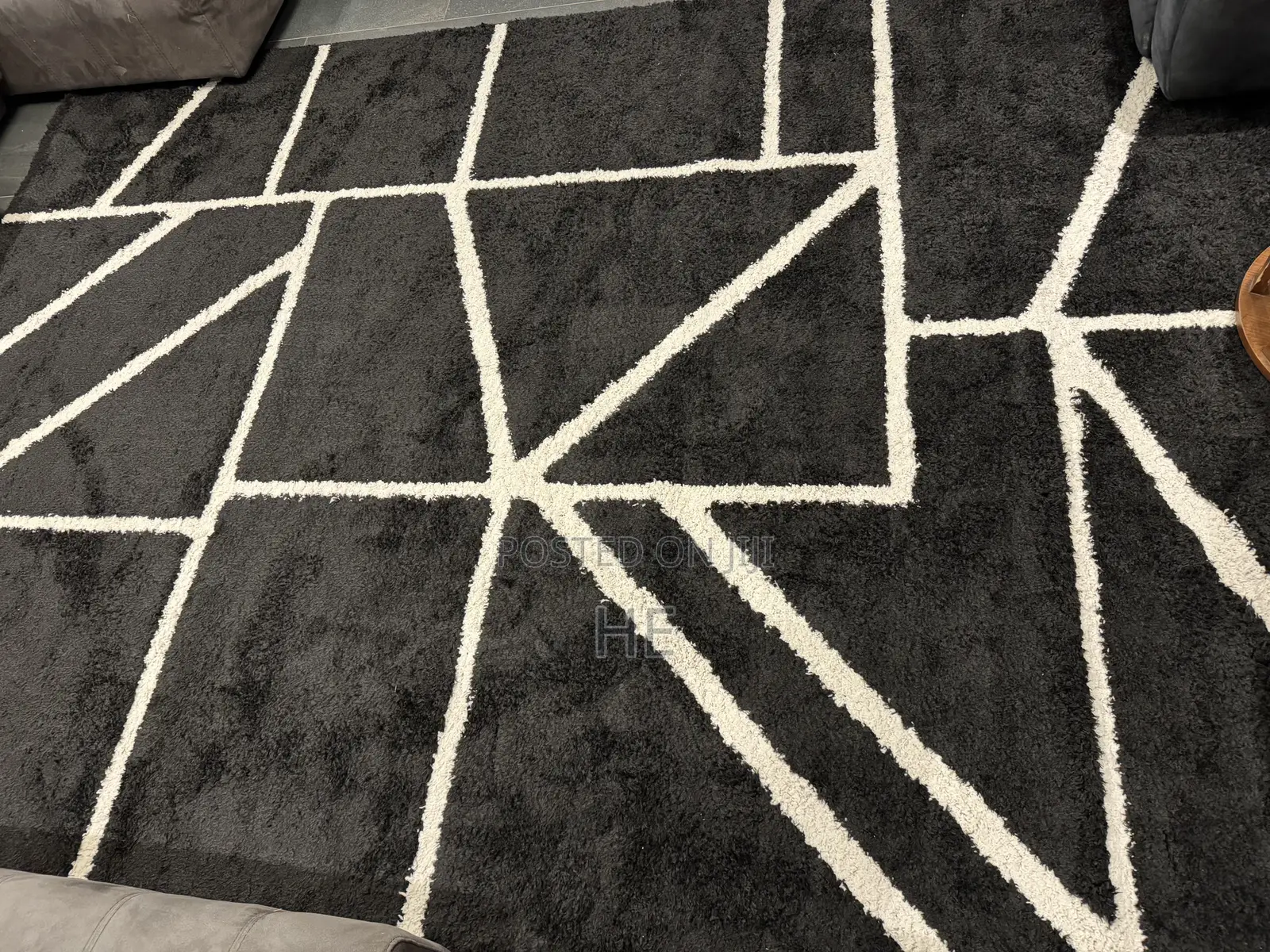 Black/Beige Rug(240 X 340 Cm)