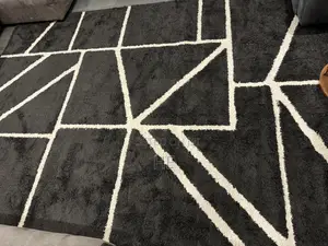 Black/Beige Rug(240 X 340 Cm)