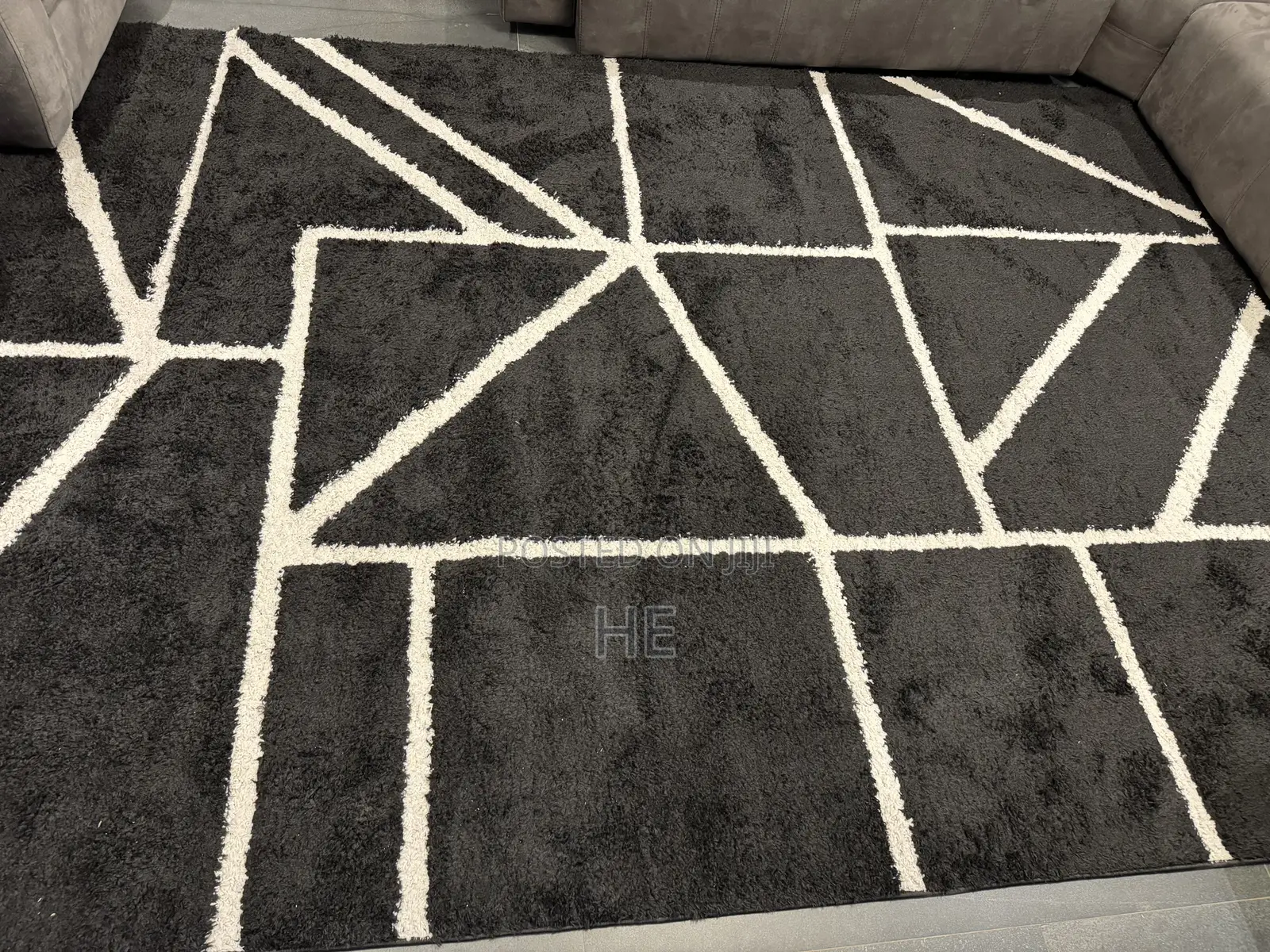 Black/Beige Rug(240 X 340 Cm)