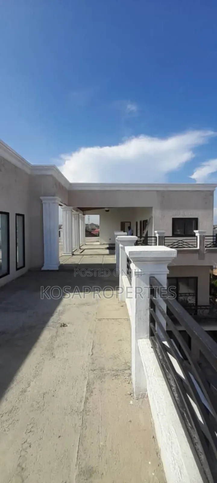5bdrm Mansion in Adjiringanor Around, East Legon for sale