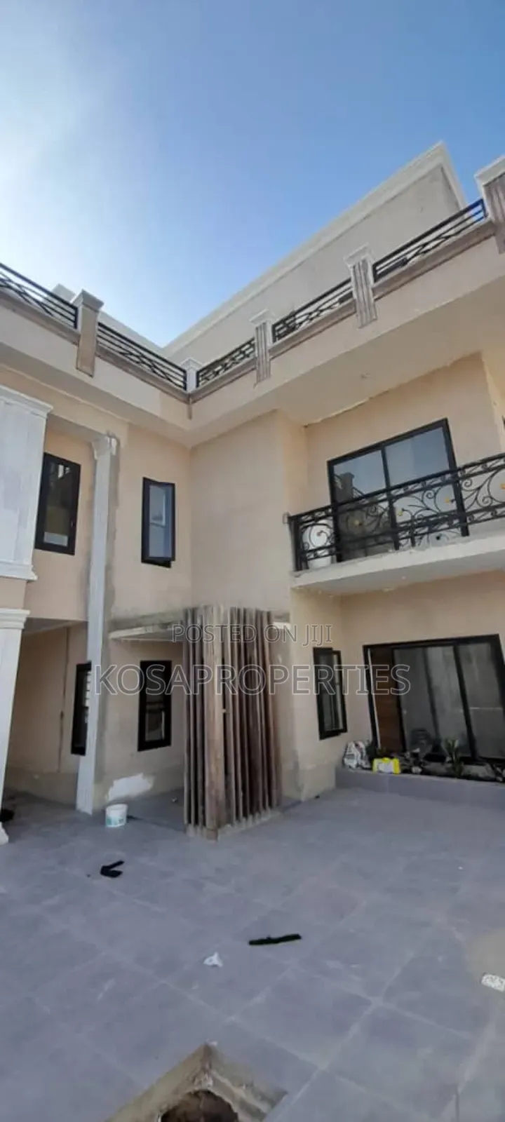 5bdrm Mansion in Adjiringanor Around, East Legon for sale