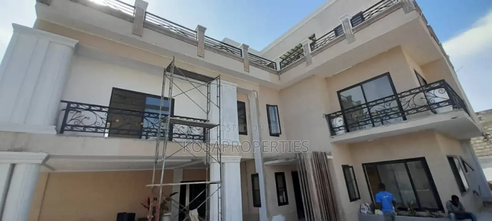 5bdrm Mansion in Adjiringanor Around, East Legon for sale