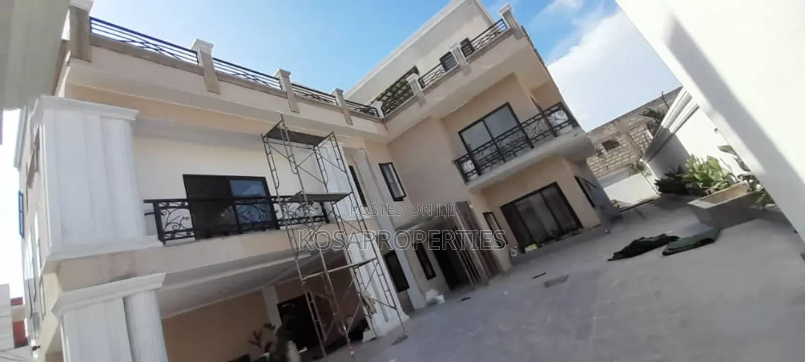 5bdrm Mansion in Adjiringanor Around, East Legon for sale