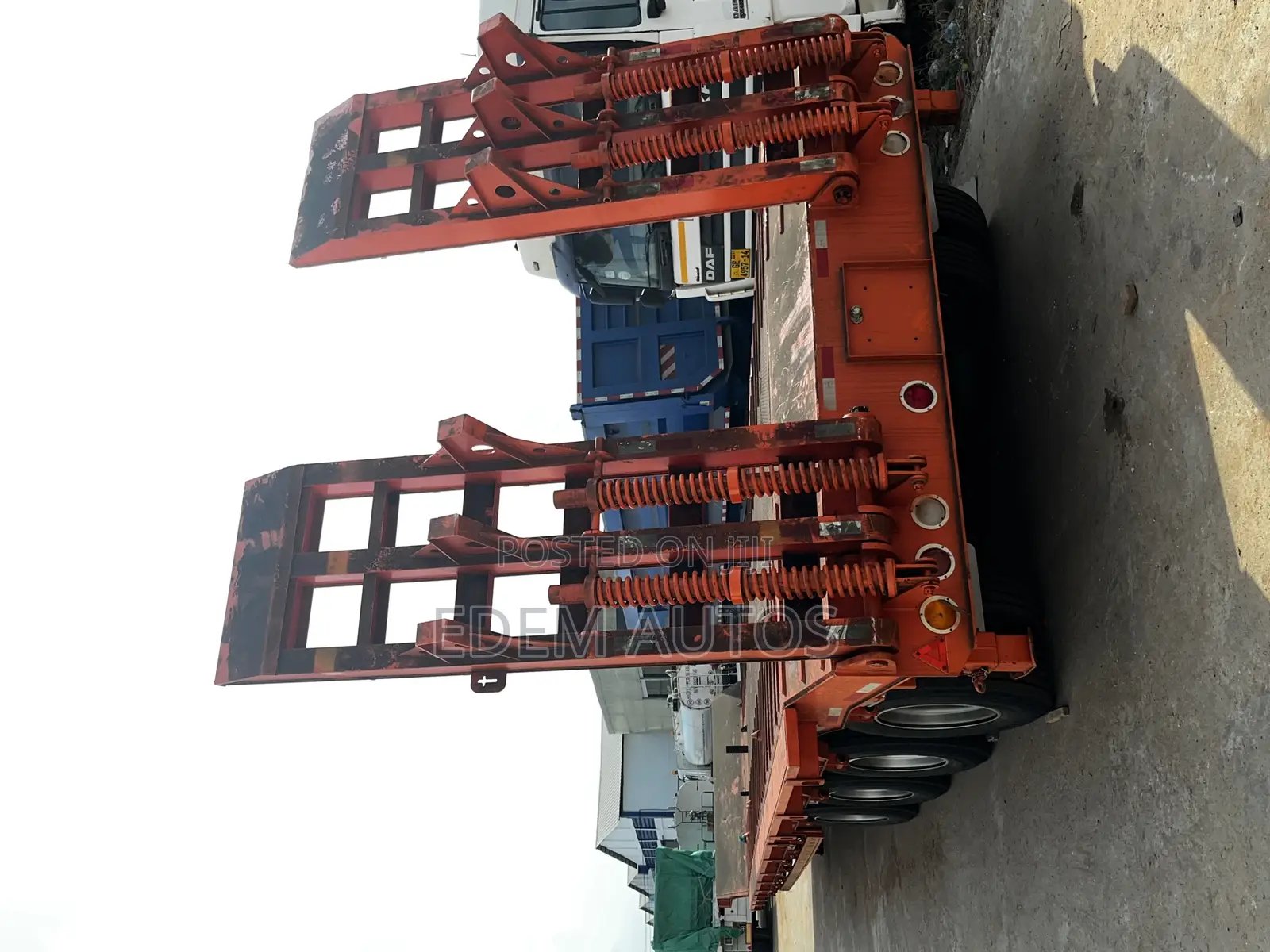 A Brand-New 3-Axle Lowbed(Jost)