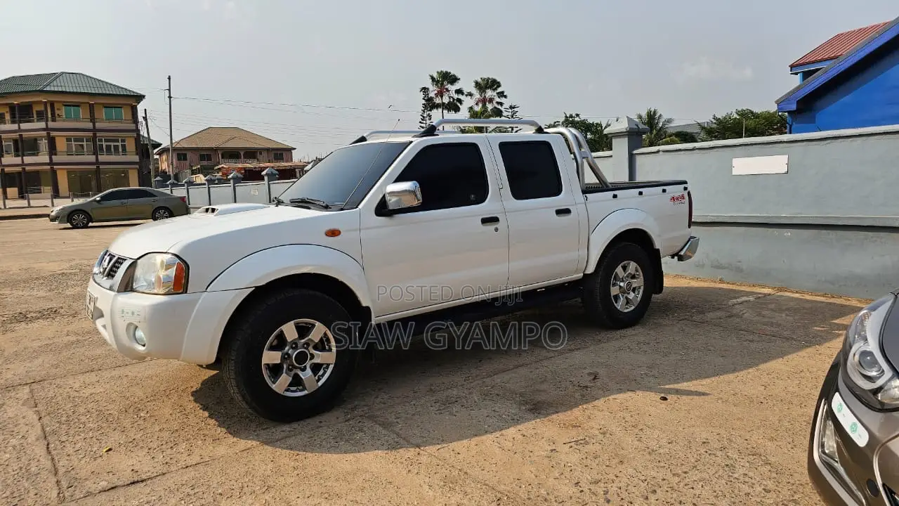 Nissan Hardbody 2019 White