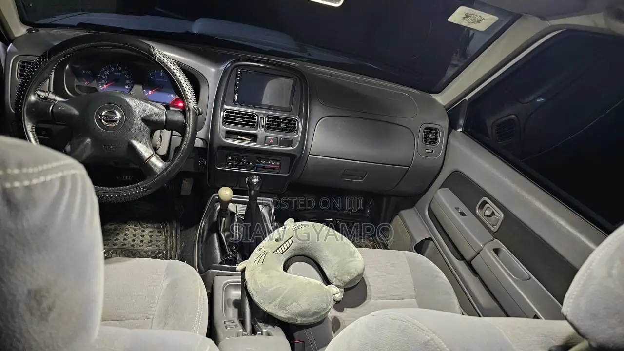 Nissan Hardbody 2019 White