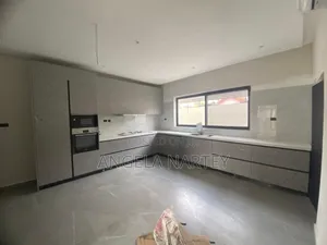 5bdrm House in Ajiriganor East for sale