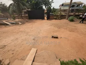 7bdrm House in Adenta for sale