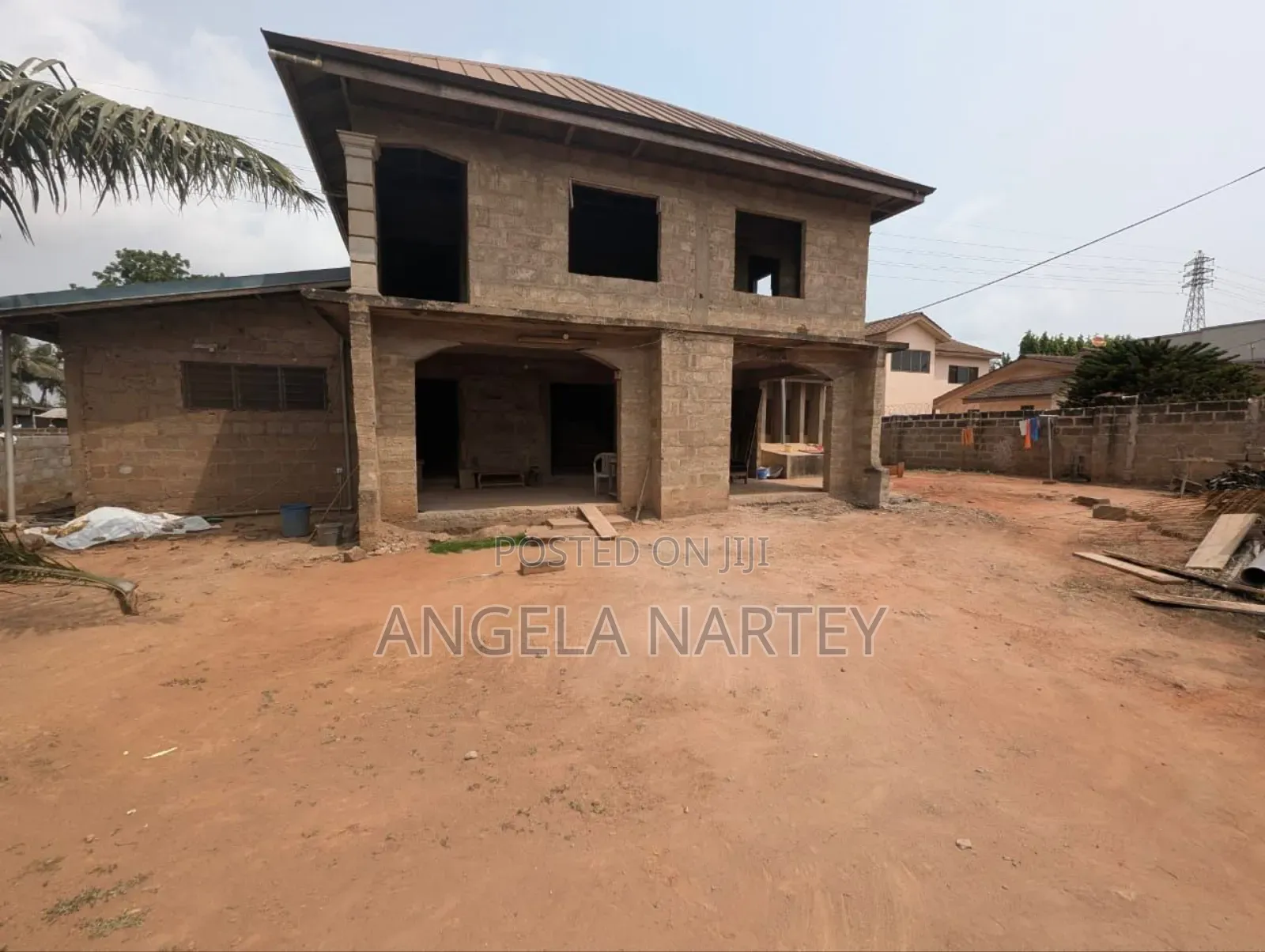 7bdrm House in Adenta for sale