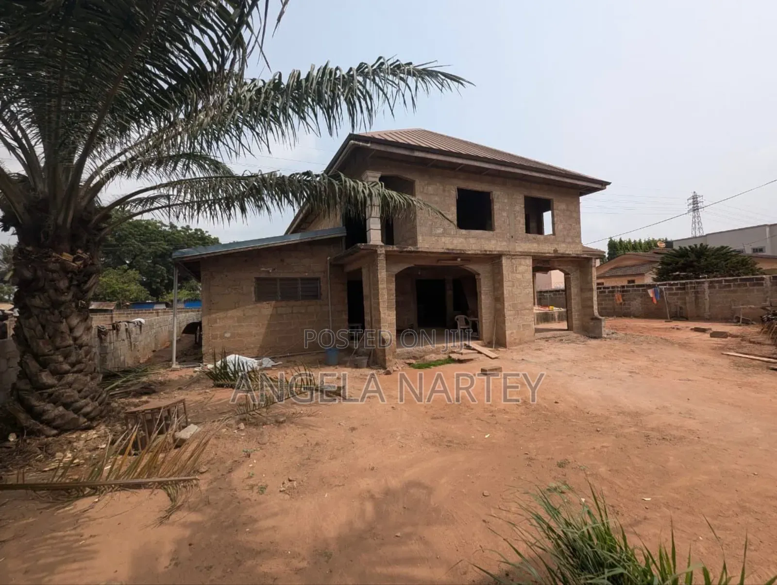 7bdrm House in Adenta for sale